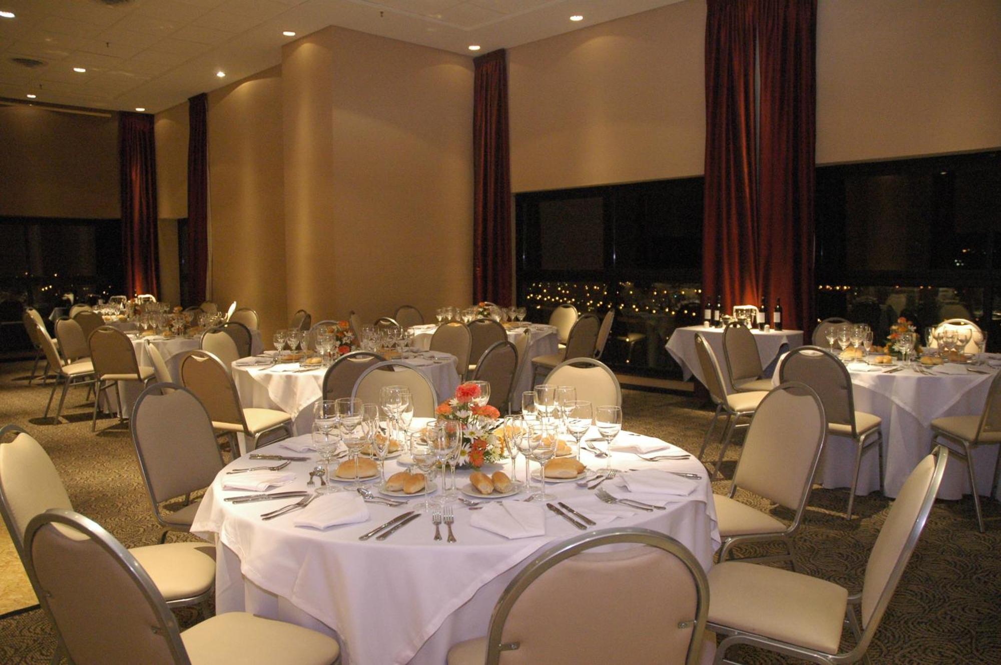 Howard Johnson Plaza Jujuy San Salvador de Jujuy Restaurant photo